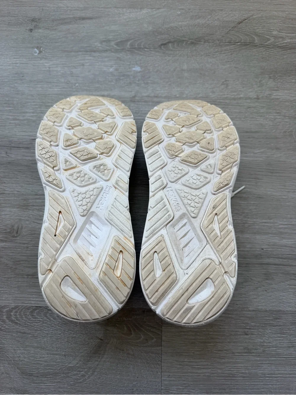 HOKA Arahi 7 White Running Shoes Women’s Size 9.5B EUC